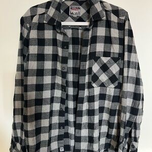 Women’s Boyfriend-Fit Black and Gray Plaid Flannel Shirt